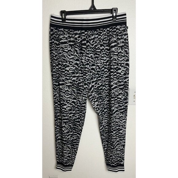 Fabletics Women's Eve Jogger Pants Black Gray Sandstorm Print Size L - Picture 5 of 16